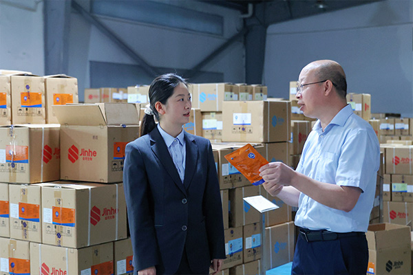 農(nóng)行工作人員實(shí)地走訪調(diào)研。向詩(shī)佳攝