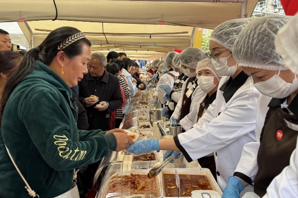 開業(yè)現(xiàn)場圖。永輝重慶供圖